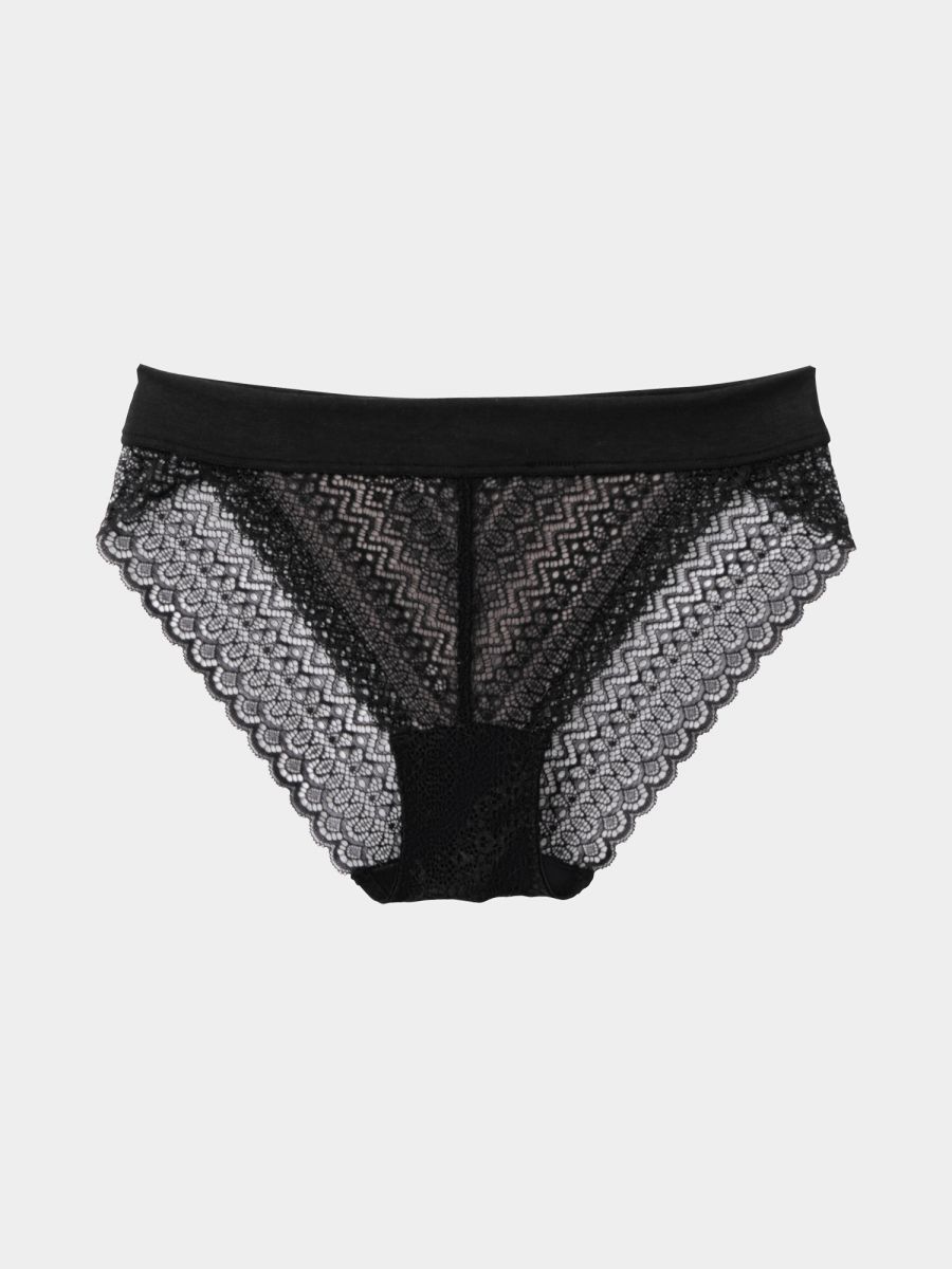 Pattern Over Lace Shorts