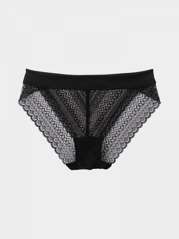 Pattern Over Lace Shorts