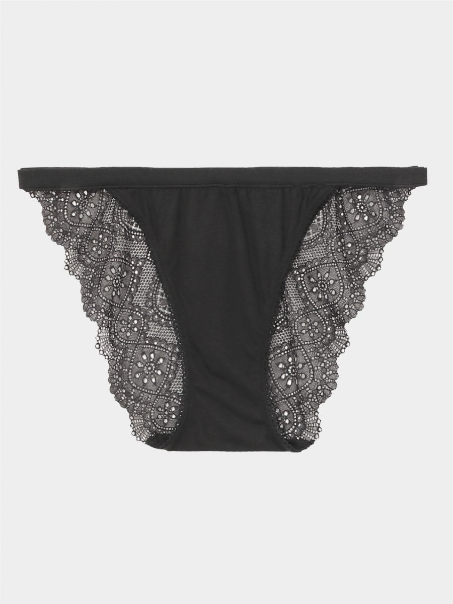 Scalloped Lace Shorts