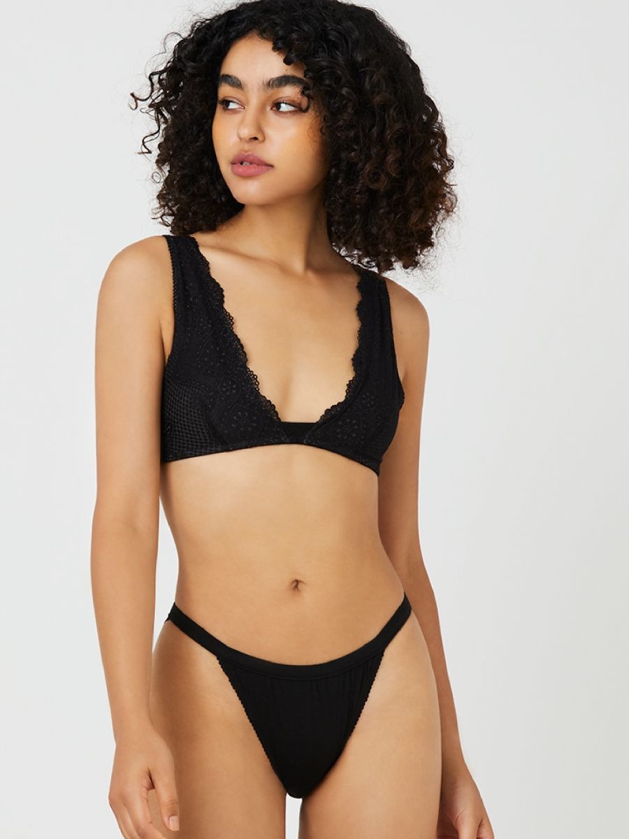 Scalloped Lace Shorts