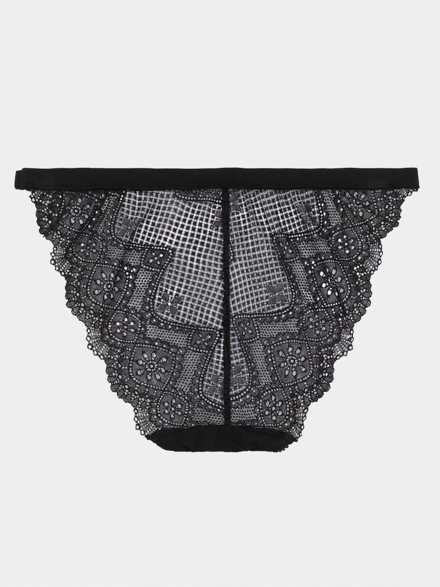 Scalloped Lace Shorts